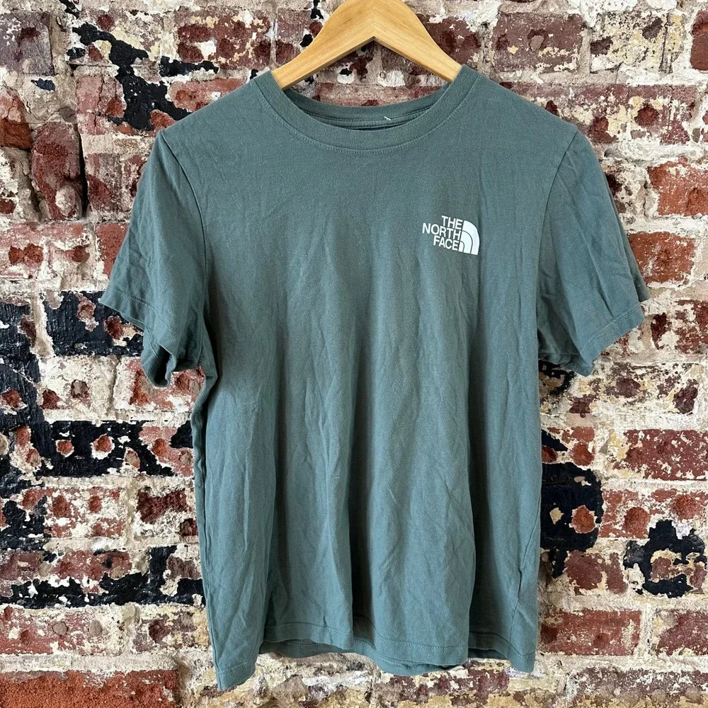 The North Face Top T-shirt Women's Medium Short Sleeve Green Camo logo - Picture 3 of 11